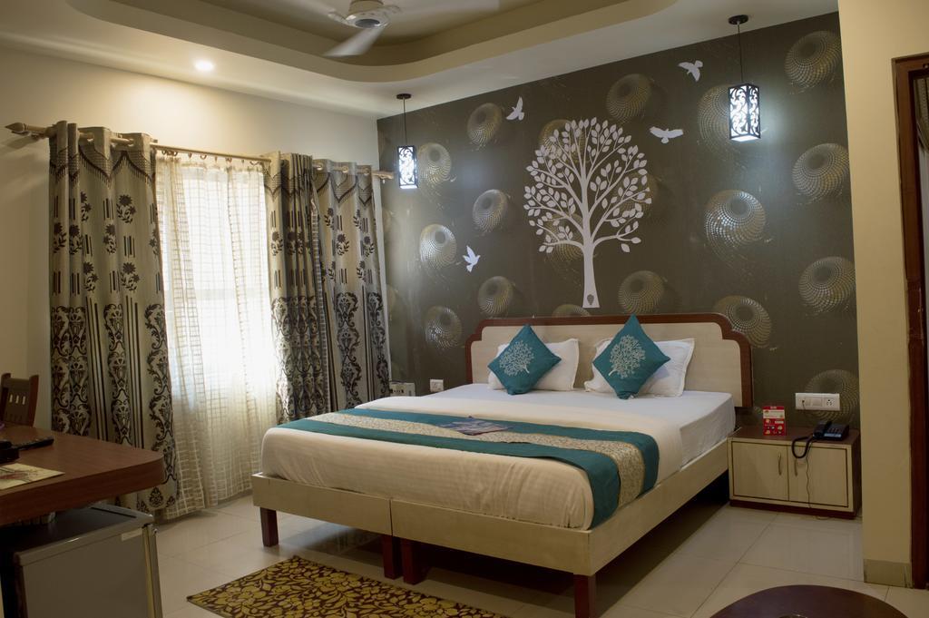 בהופאל Hotel Rajlaxmi מראה חיצוני תמונה