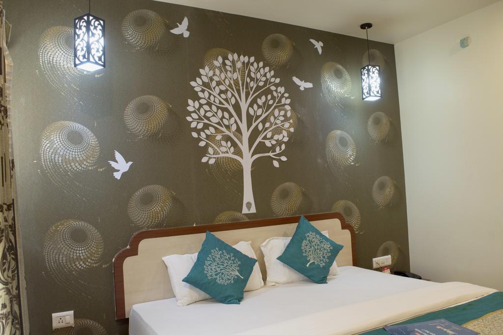 בהופאל Hotel Rajlaxmi מראה חיצוני תמונה