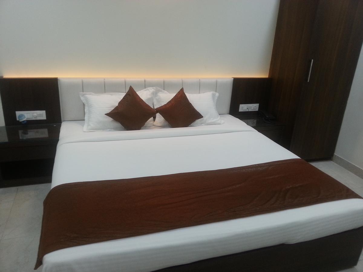 בהופאל Hotel Rajlaxmi מראה חיצוני תמונה