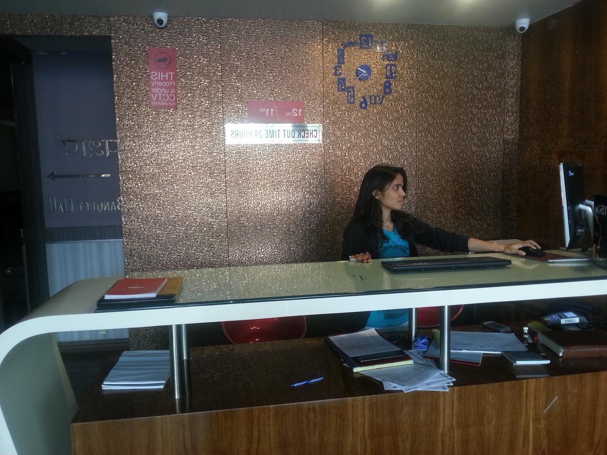בהופאל Hotel Rajlaxmi מראה חיצוני תמונה