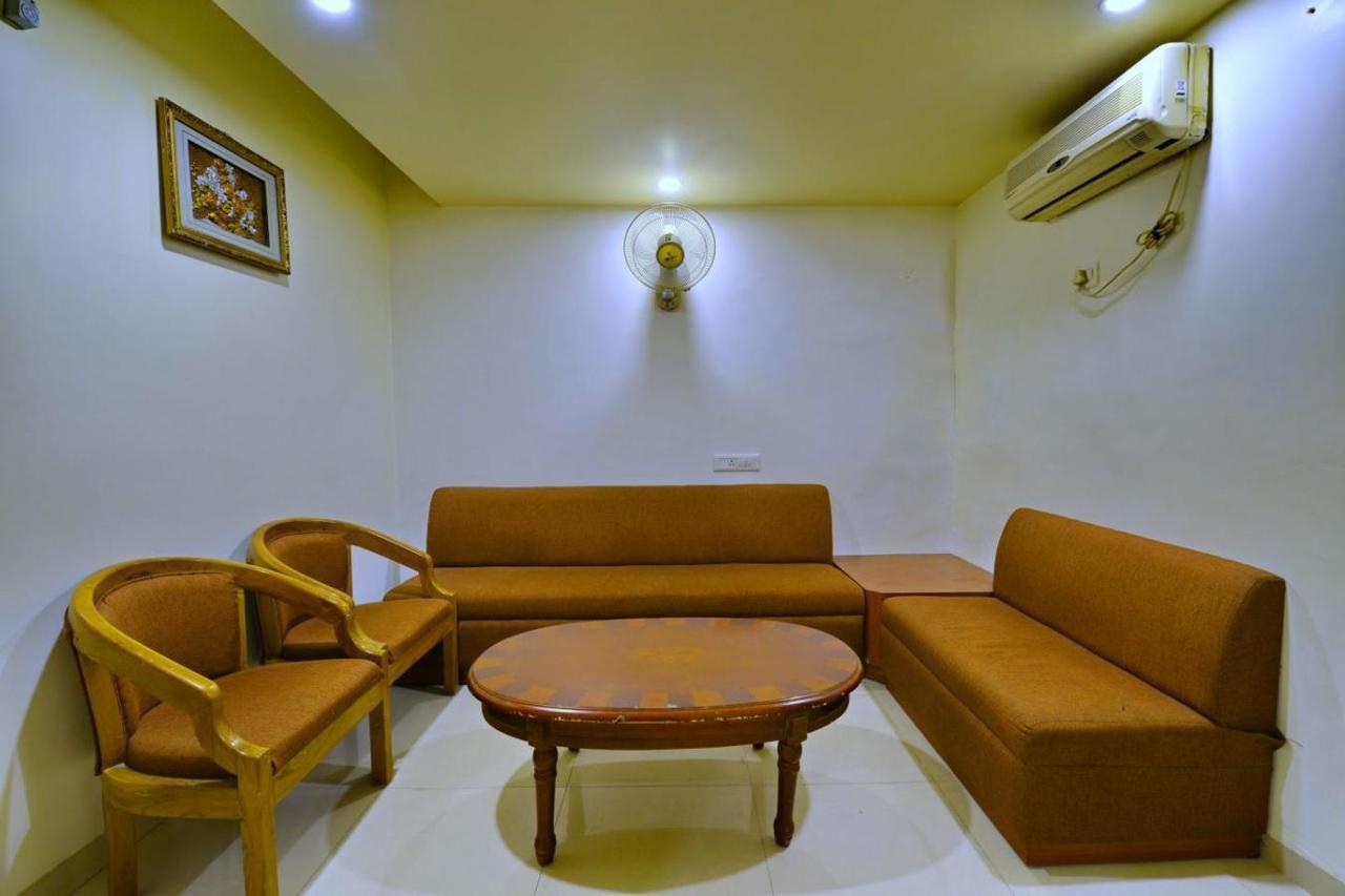 בהופאל Hotel Rajlaxmi מראה חיצוני תמונה