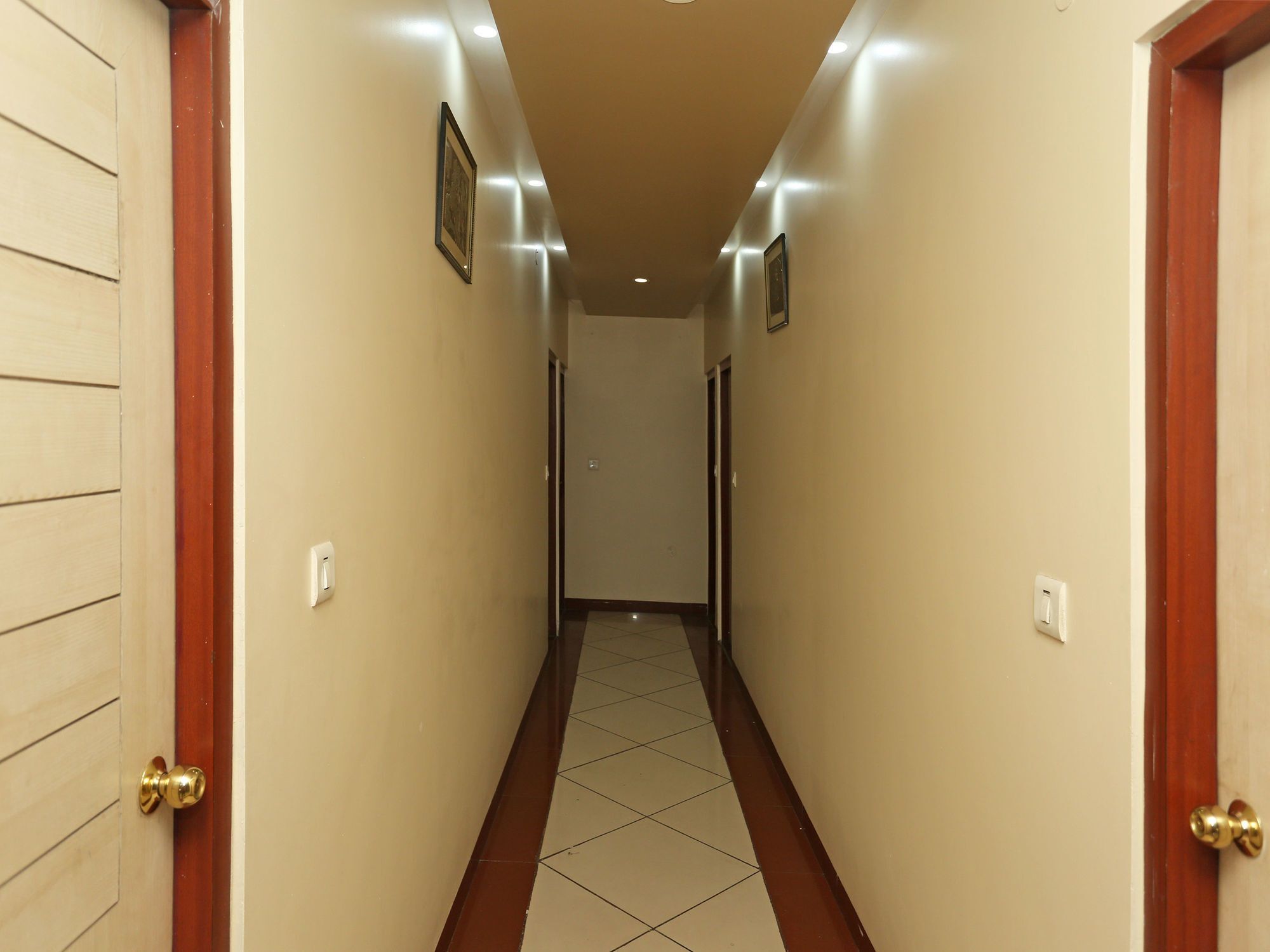 בהופאל Hotel Rajlaxmi מראה חיצוני תמונה