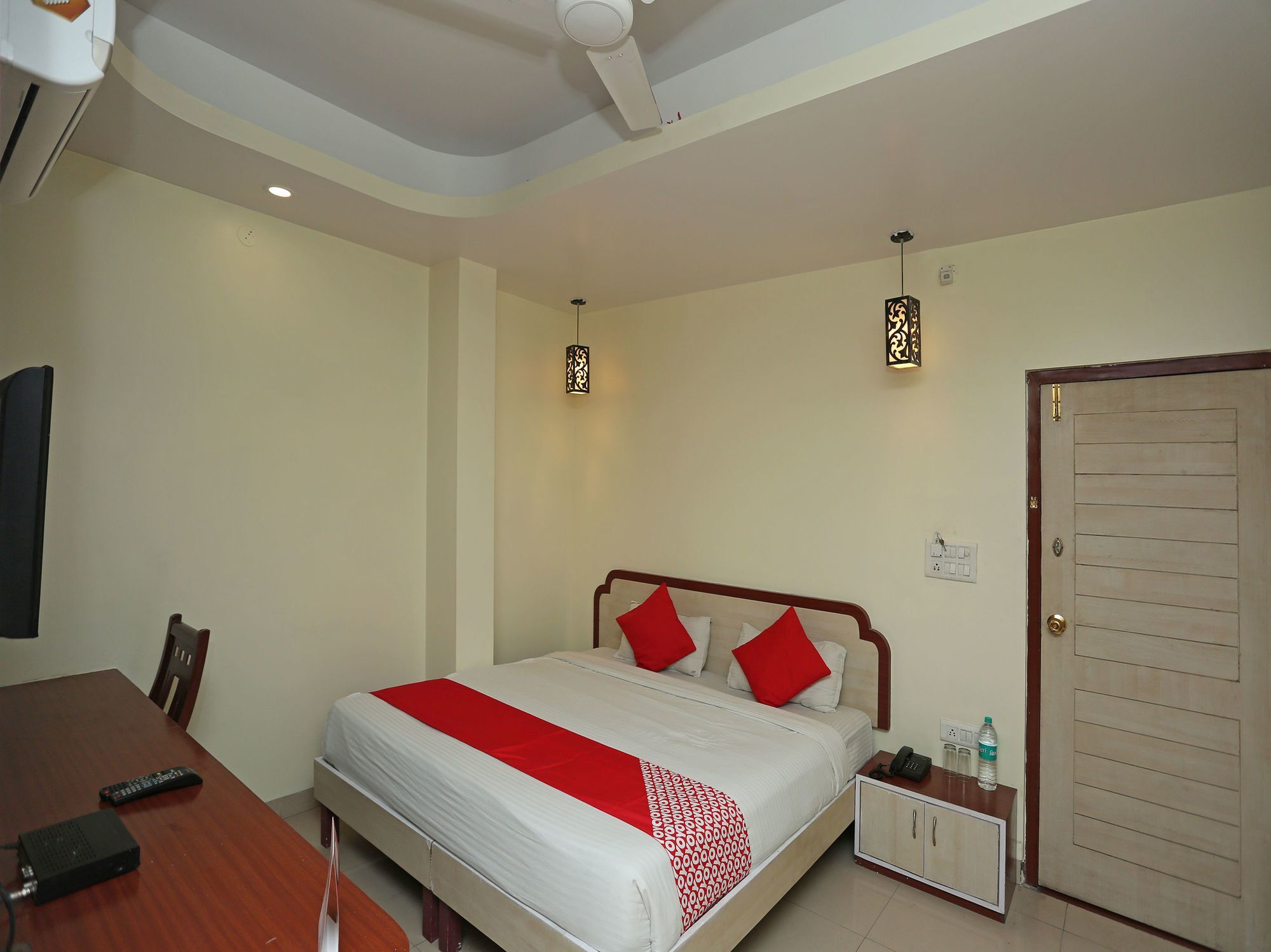 בהופאל Hotel Rajlaxmi מראה חיצוני תמונה
